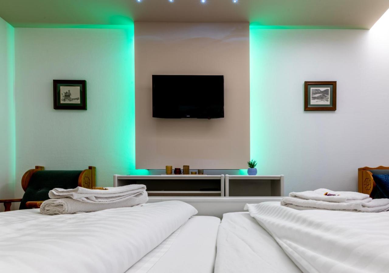 Hotel Aquamarin Бад-Миттерндорф Экстерьер фото