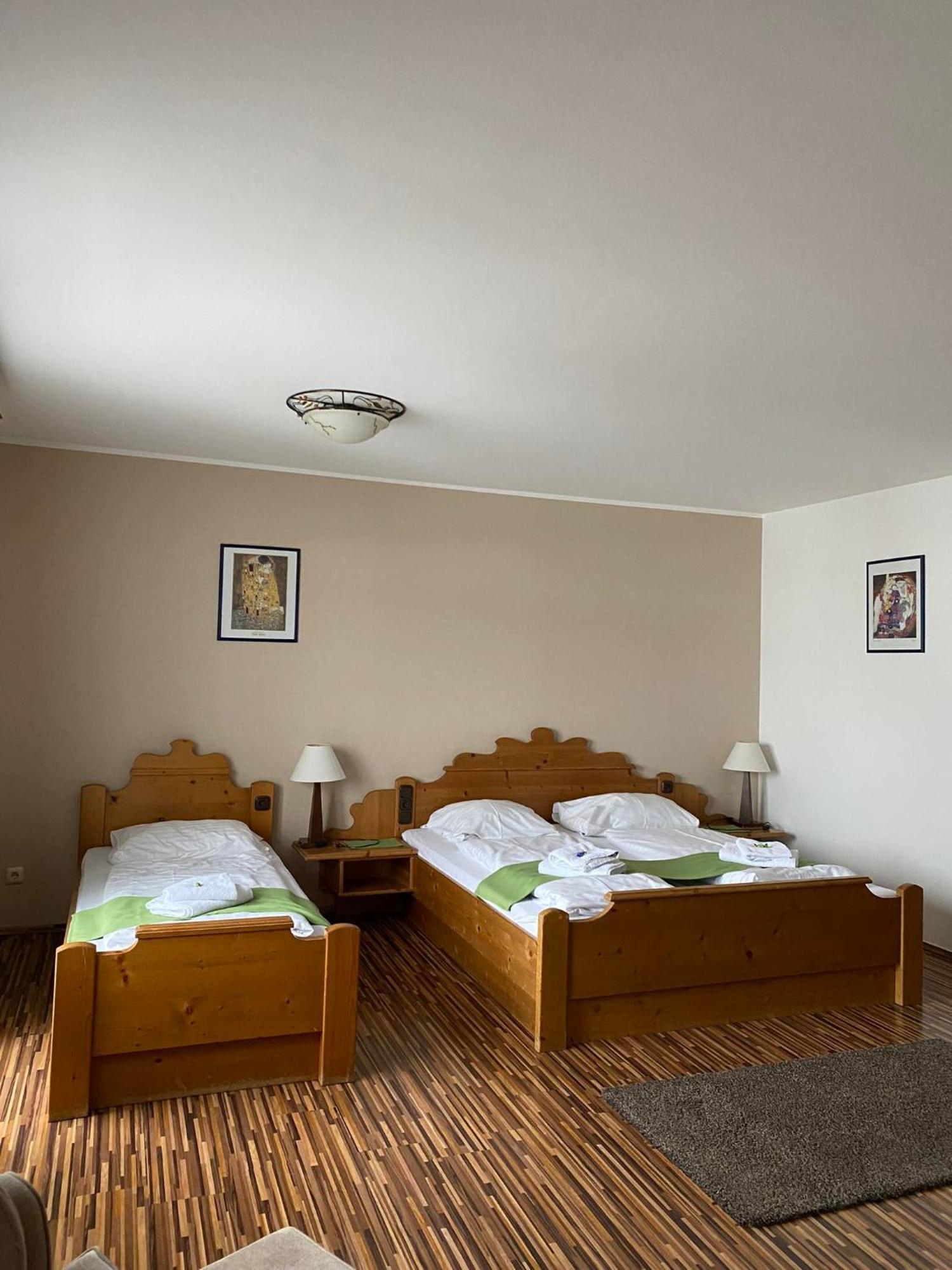 Hotel Aquamarin Бад-Миттерндорф Экстерьер фото